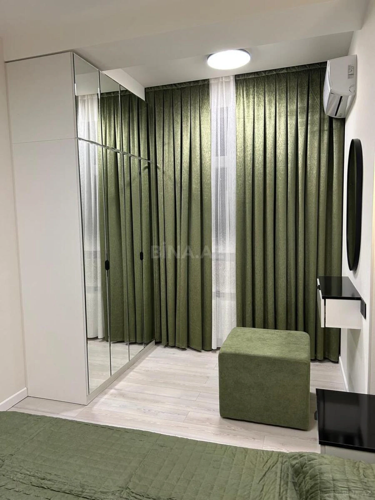 Satılır 2 otaqlı mənzil 78 m²