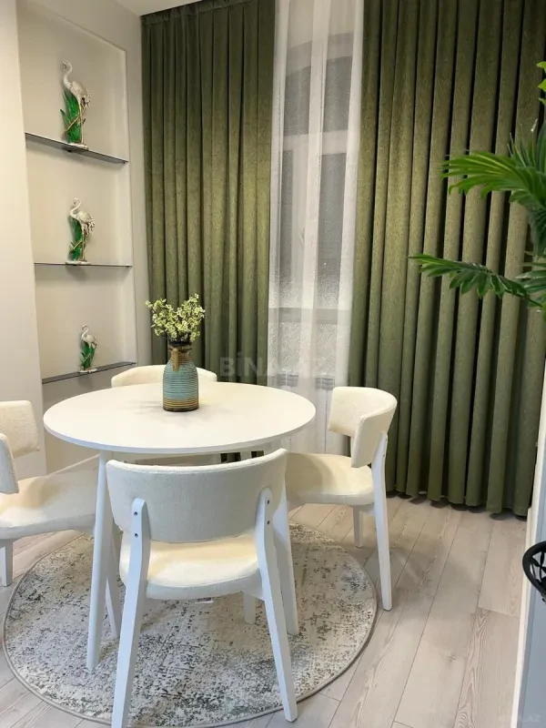 Satılır 2 otaqlı mənzil 78 m²