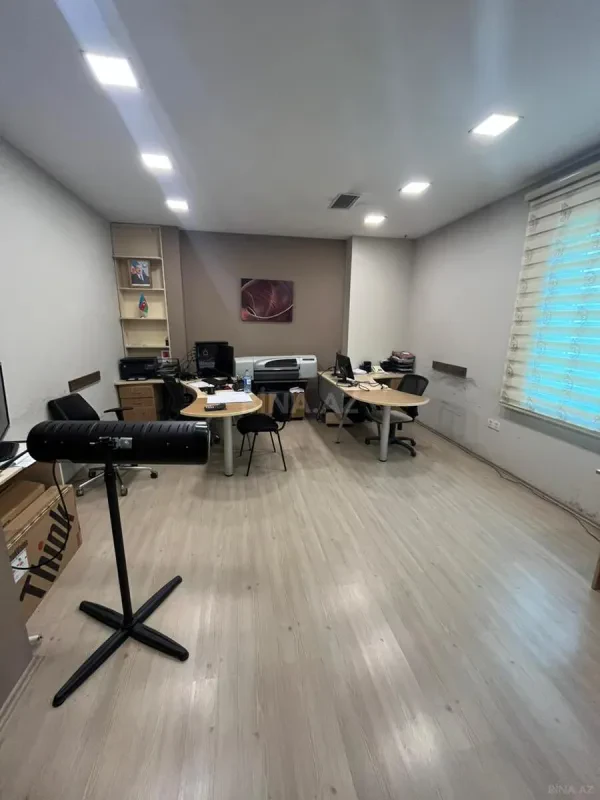Kirayə verilir 5 otaqlı ofis 300 m²