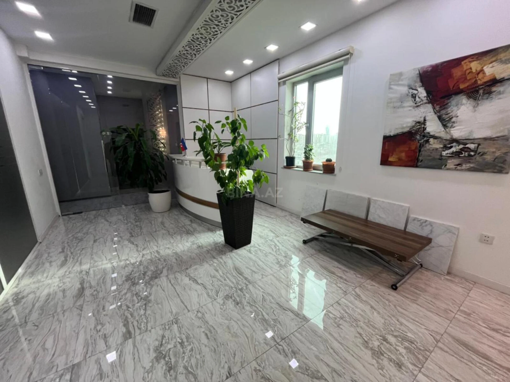 Kirayə verilir 5 otaqlı ofis 300 m²