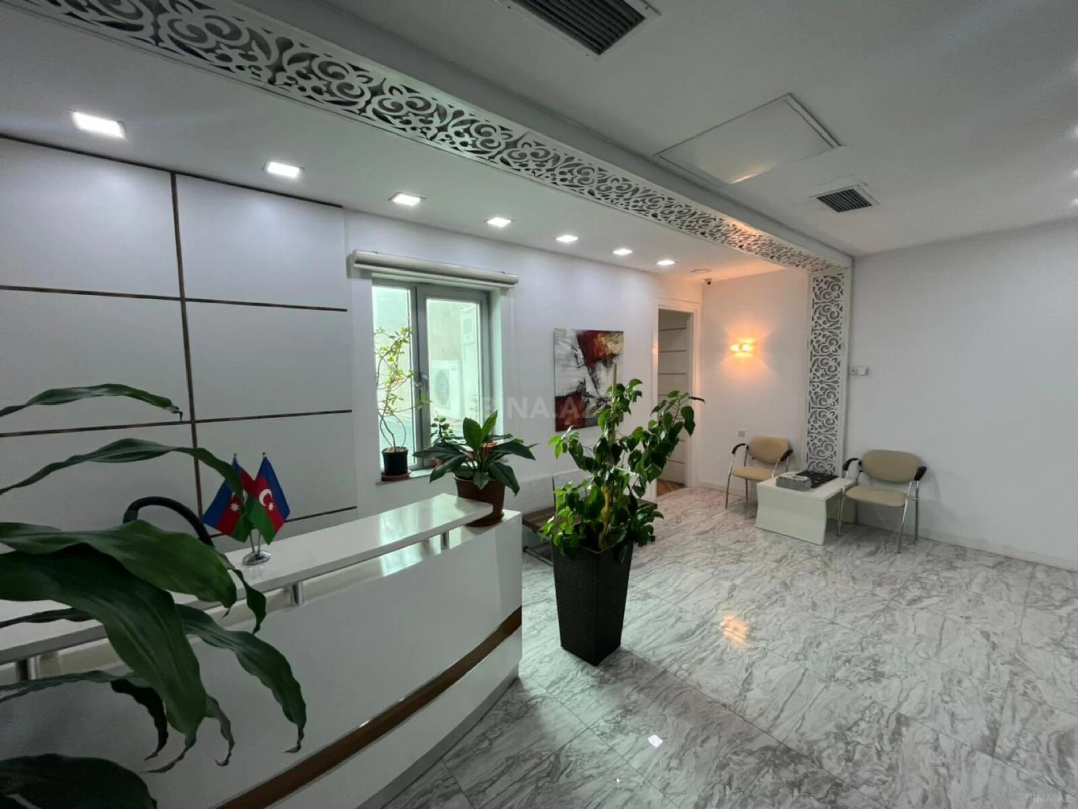 Kirayə verilir 5 otaqlı ofis 300 m²