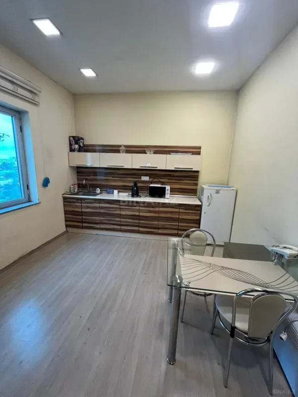 Kirayə verilir 5 otaqlı ofis 300 m²