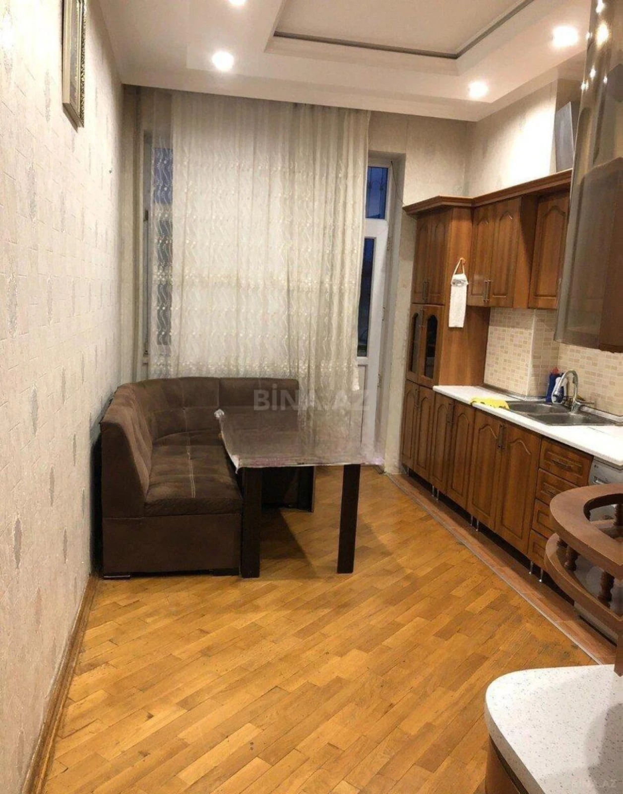 Kirayə verilir 3 otaqlı mənzil 112 m²