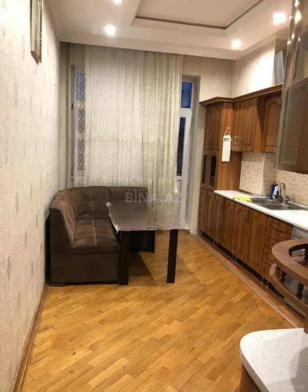 Kirayə verilir 3 otaqlı mənzil 112 m²