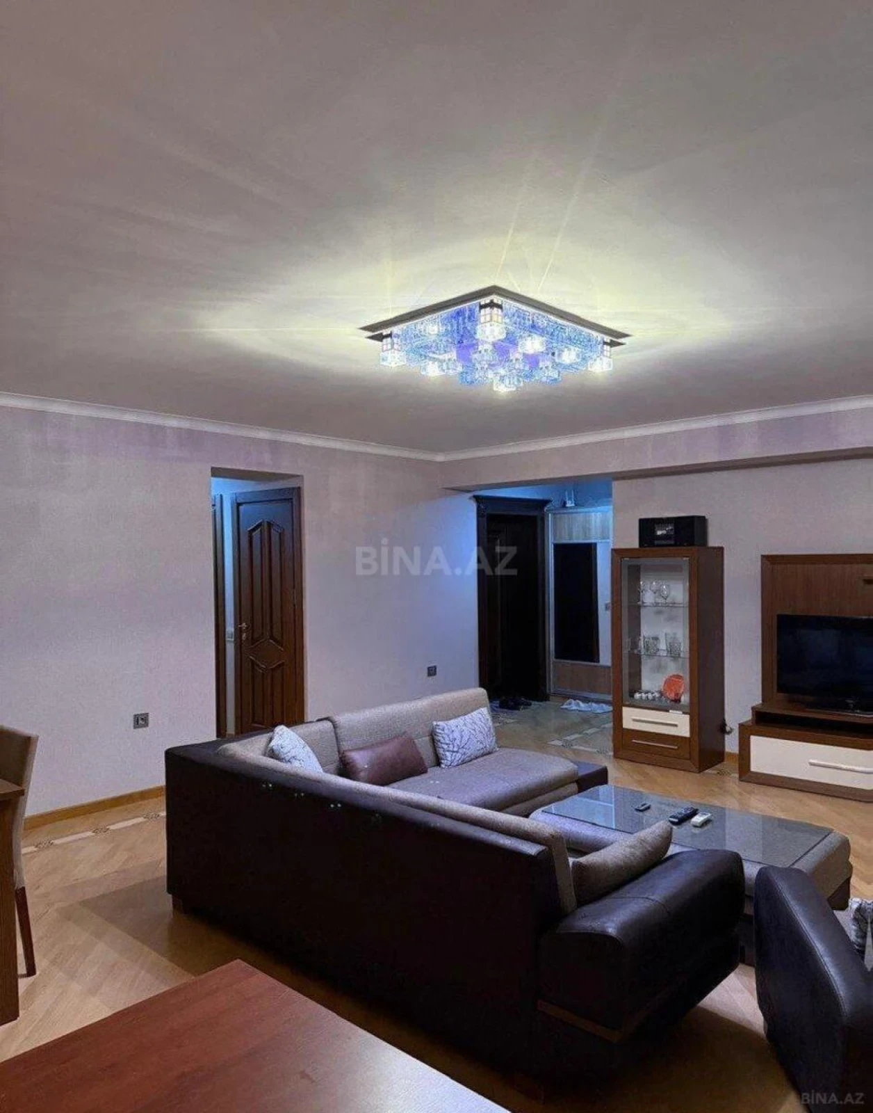 Kirayə verilir 3 otaqlı mənzil 112 m²