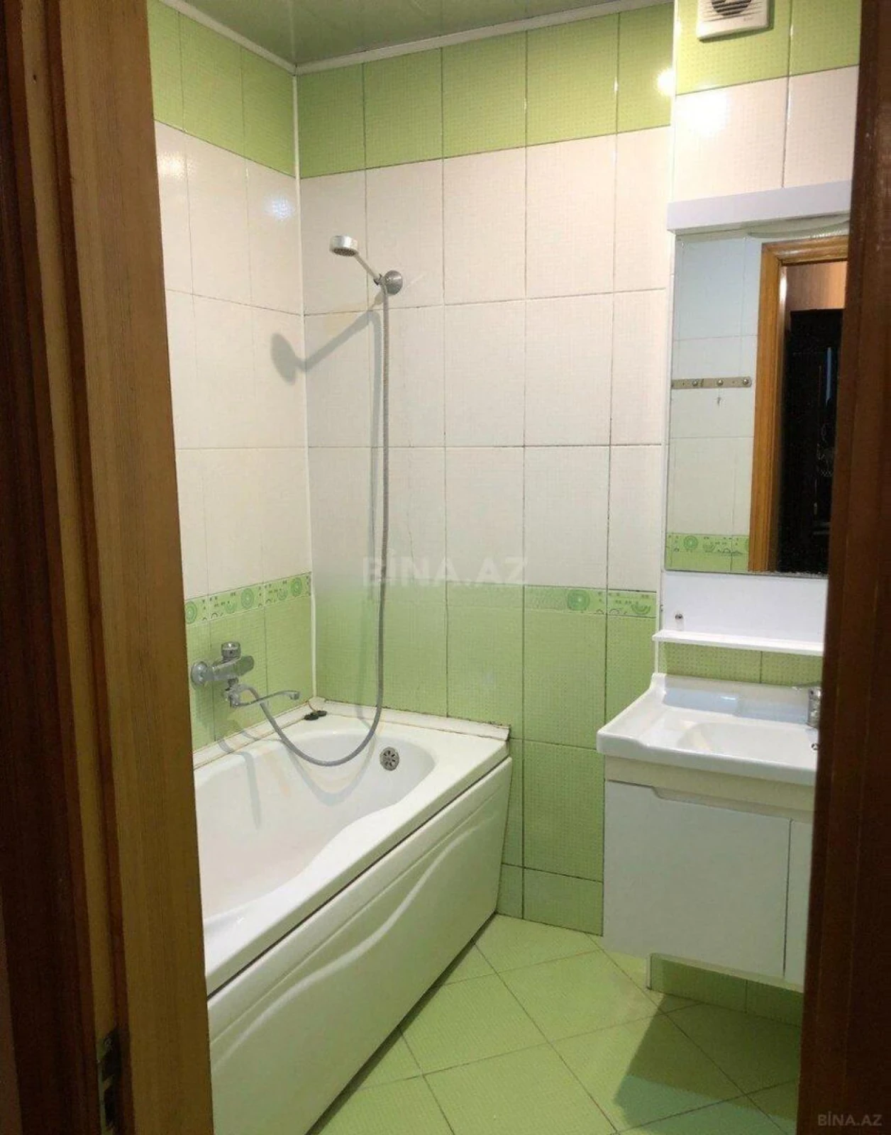 Kirayə verilir 3 otaqlı mənzil 112 m²