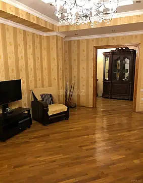 Kirayə verilir 3 otaqlı mənzil 112 m²