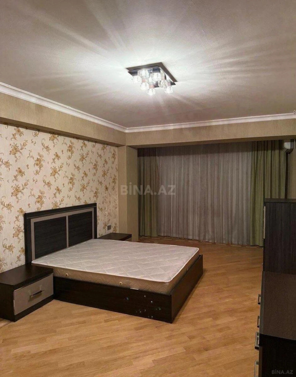Kirayə verilir 3 otaqlı mənzil 112 m²