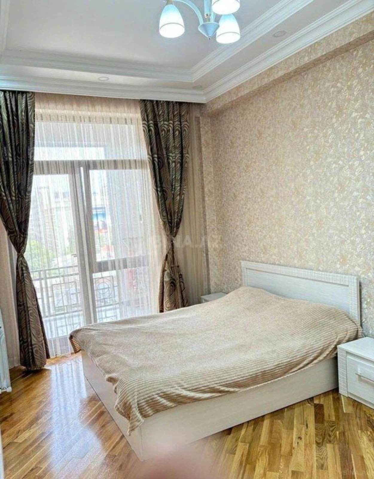 Kirayə verilir 3 otaqlı mənzil 112 m²