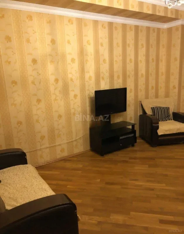 Kirayə verilir 3 otaqlı mənzil 112 m²