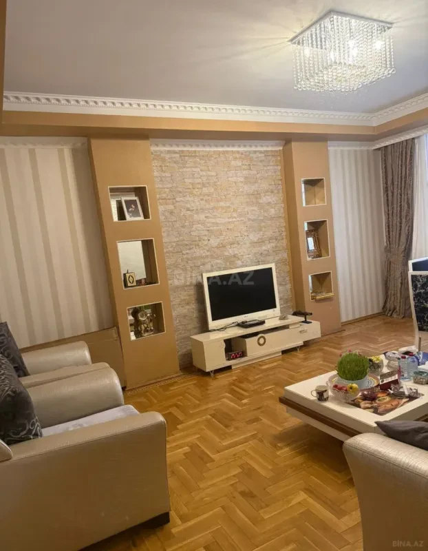 Satılır 3 otaqlı mənzil 128 m²