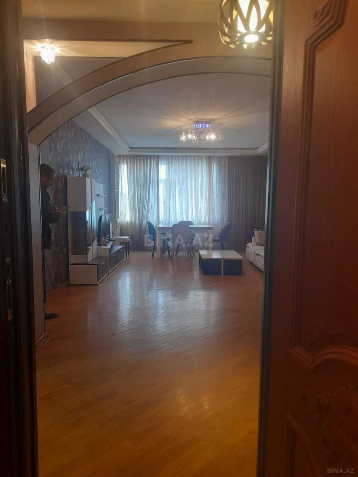 Kirayə verilir 2 otaqlı mənzil 100 m²