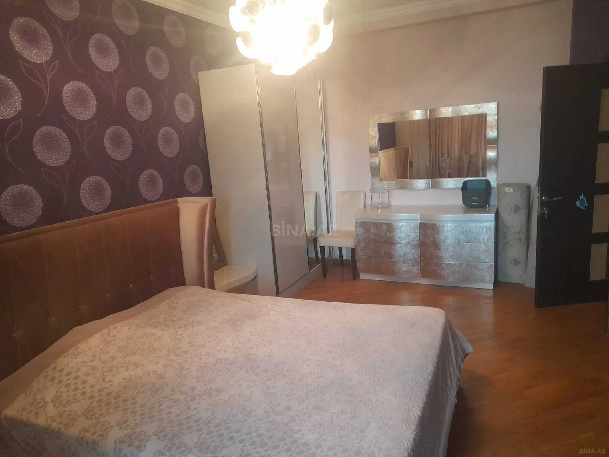 Kirayə verilir 2 otaqlı mənzil 100 m²