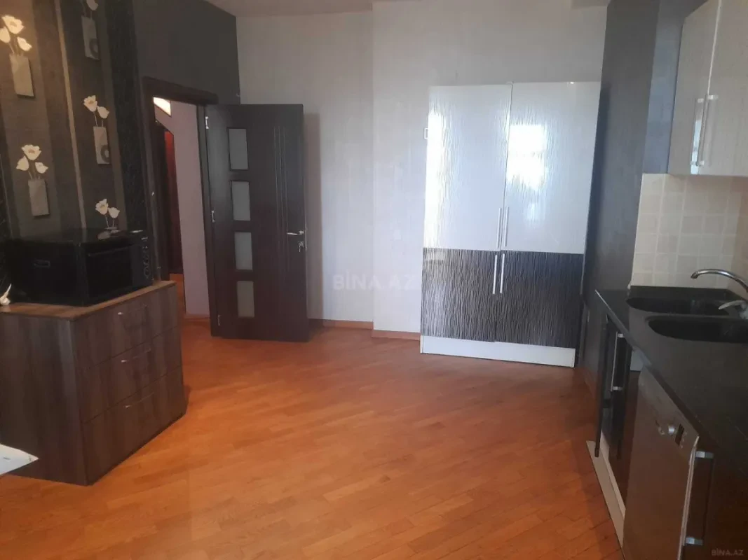 Kirayə verilir 2 otaqlı mənzil 100 m²