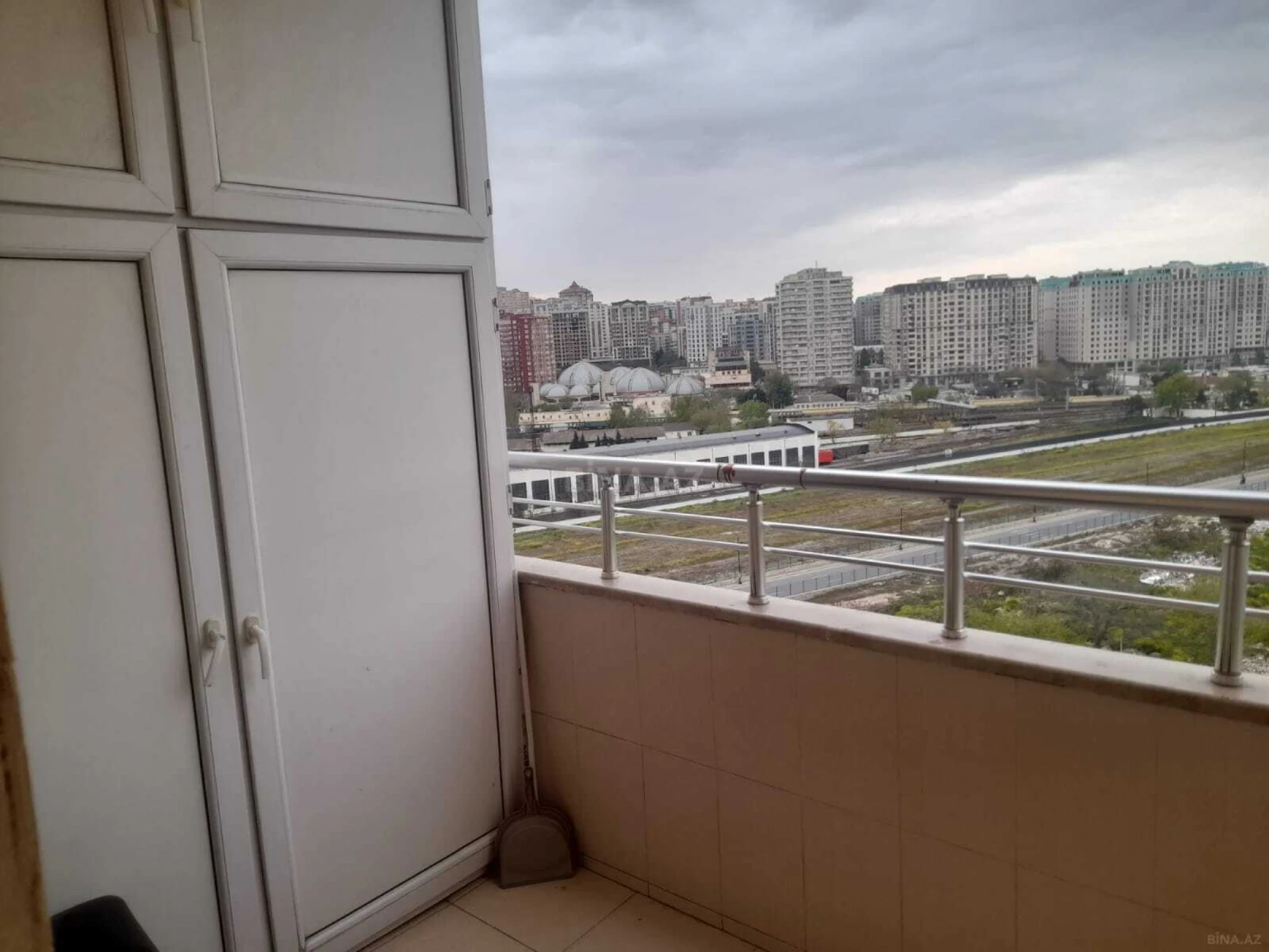 Kirayə verilir 2 otaqlı mənzil 100 m²