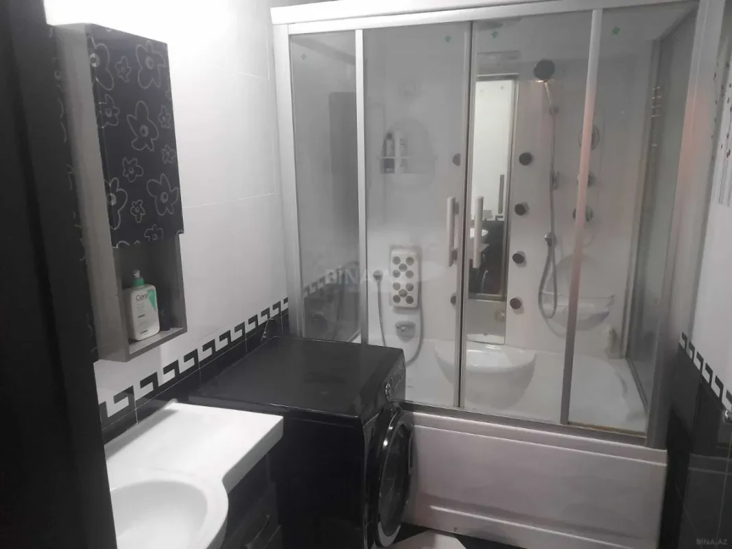 Kirayə verilir 2 otaqlı mənzil 100 m²