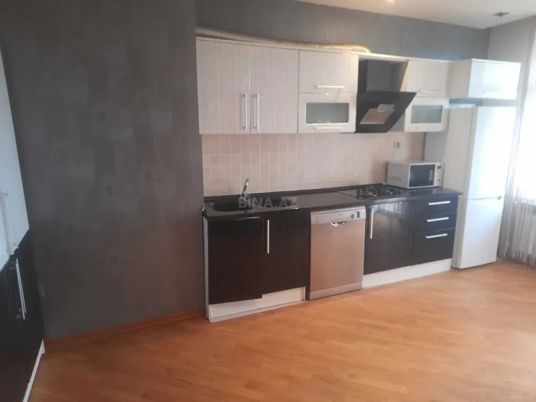 Kirayə verilir 2 otaqlı mənzil 100 m²