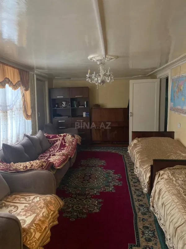 Satılır 15 otaqlı həyət evi 250 m²