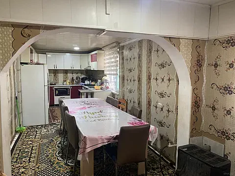 Satılır 15 otaqlı həyət evi 250 m²