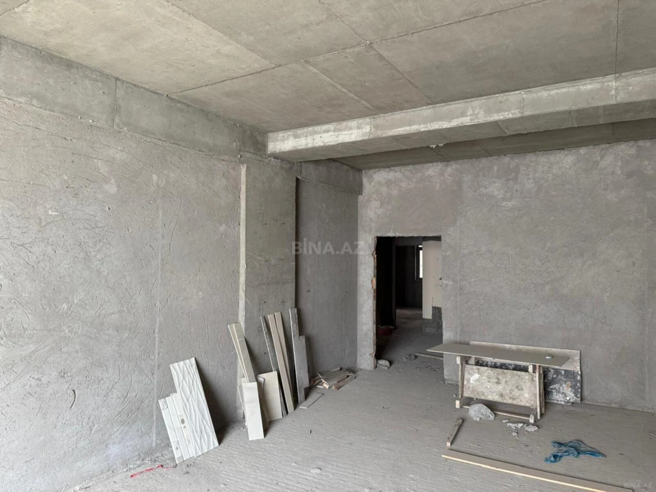 Satılır 4 otaqlı mənzil 260 m²