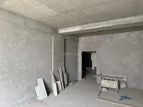 Satılır 4 otaqlı mənzil 260 m²