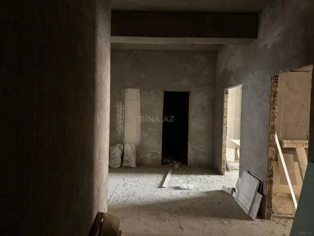 Satılır 4 otaqlı mənzil 260 m²
