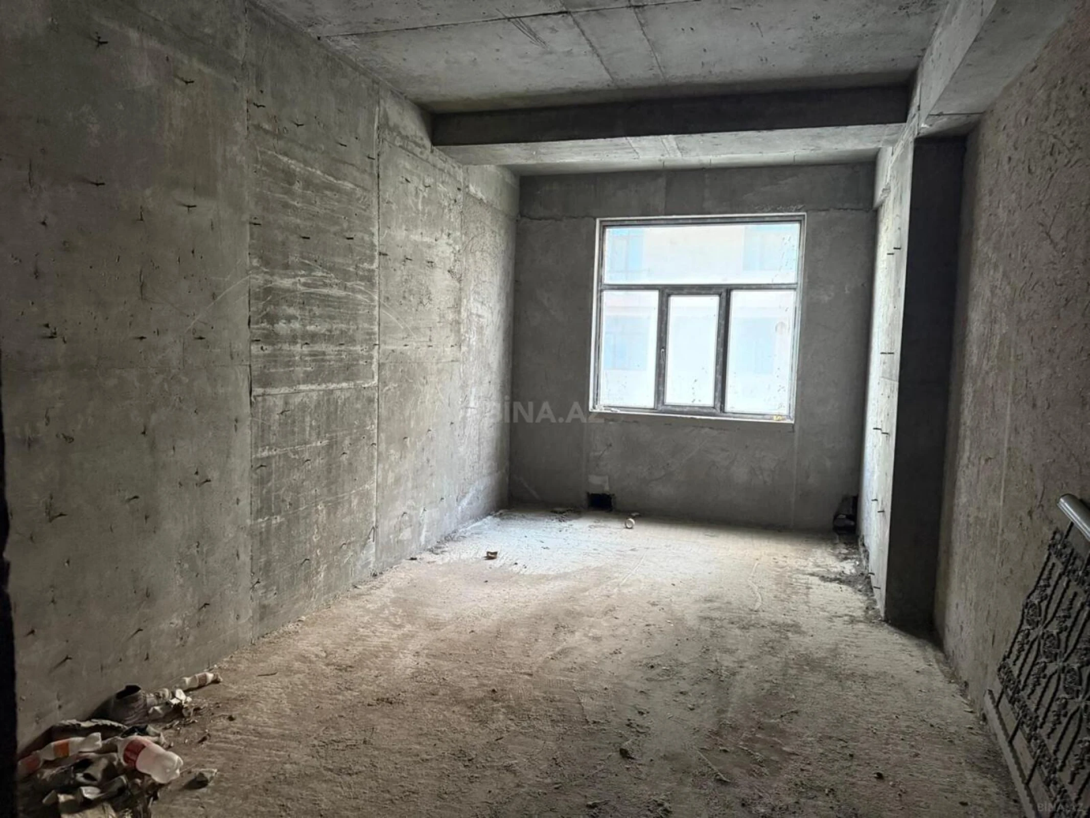 Satılır 4 otaqlı mənzil 260 m²