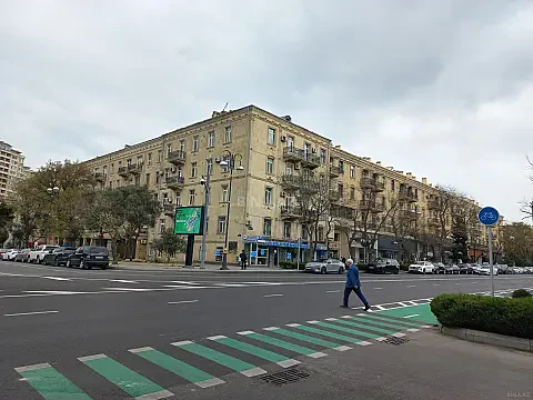 Satılır 2 otaqlı mənzil 60 m²