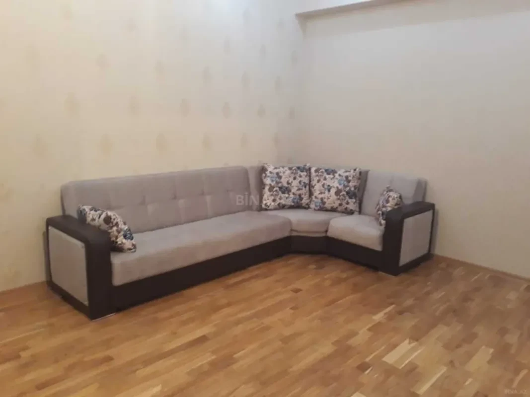 Kirayə verilir 2 otaqlı mənzil 75 m²