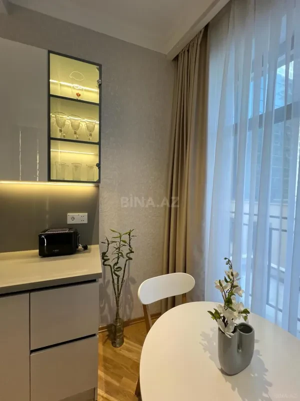 Kirayə verilir 2 otaqlı mənzil 82 m²