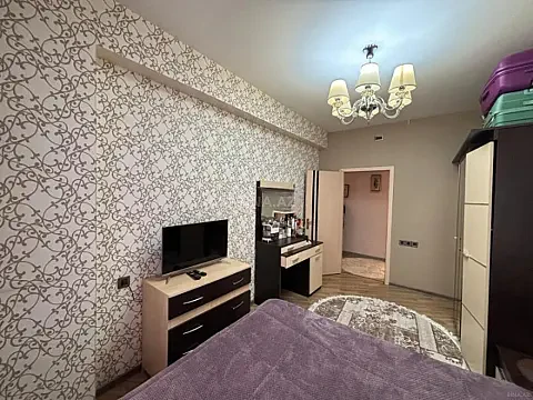 Satılır 2 otaqlı mənzil 86 m²
