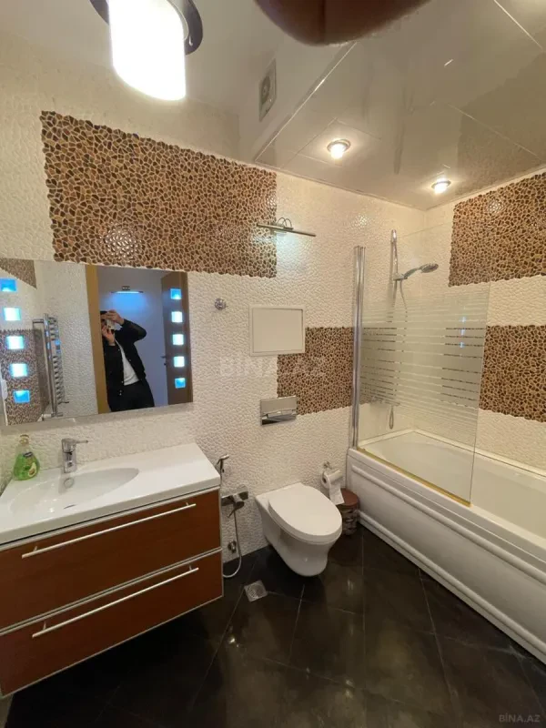 Kirayə verilir 2 otaqlı mənzil 96 m²