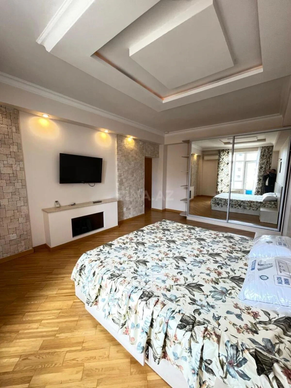 Kirayə verilir 2 otaqlı mənzil 96 m²