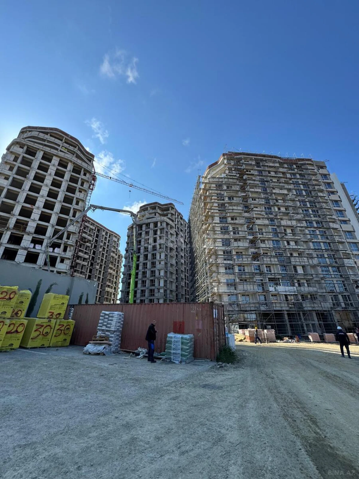 Satılır 1 otaqlı mənzil 61 m²
