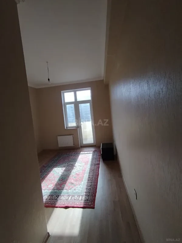 Satılır 4 otaqlı mənzil 110 m²