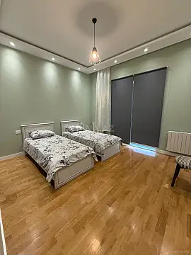 Kirayə verilir 3 otaqlı mənzil 120 m²