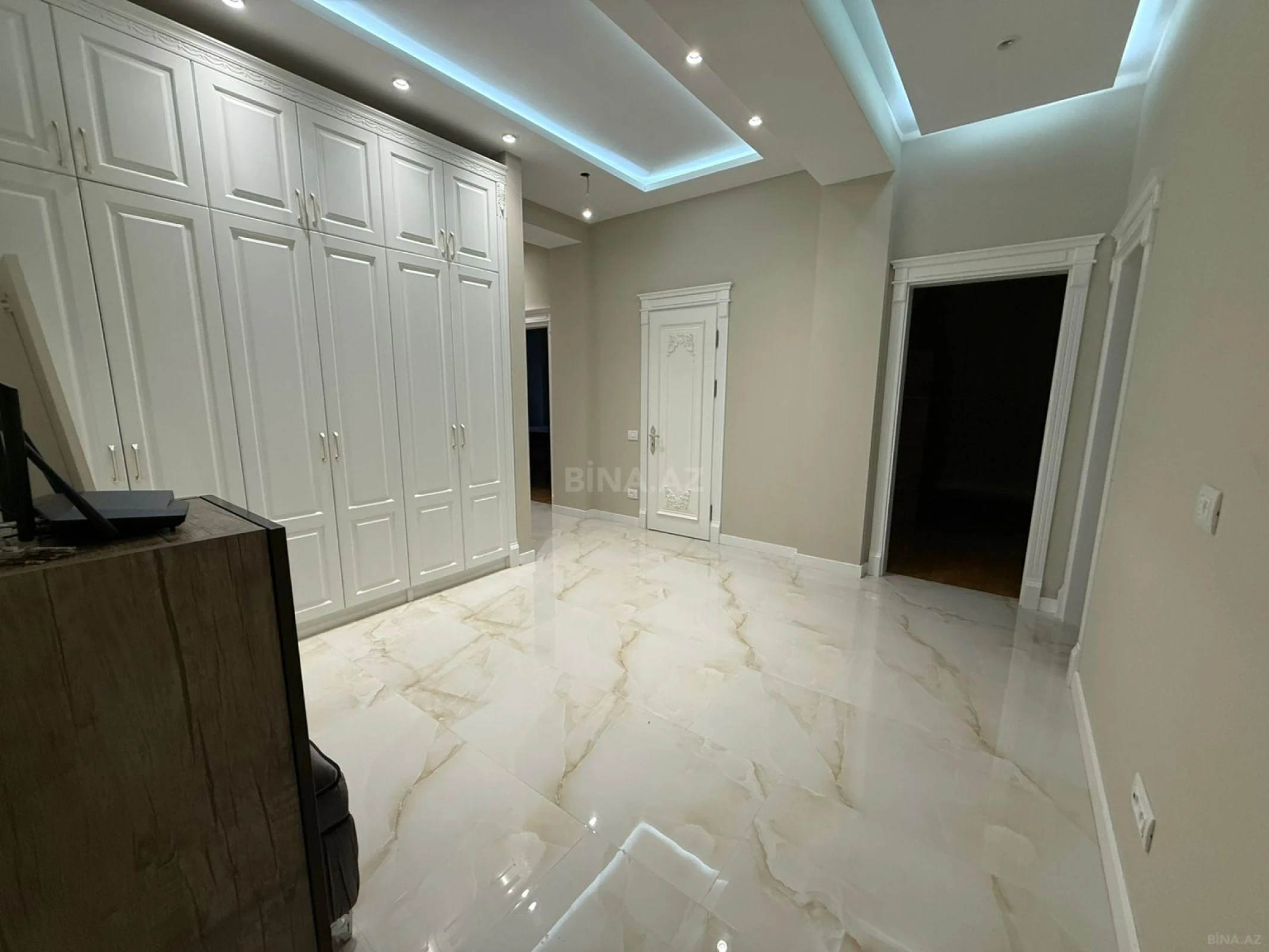 Kirayə verilir 3 otaqlı mənzil 120 m²