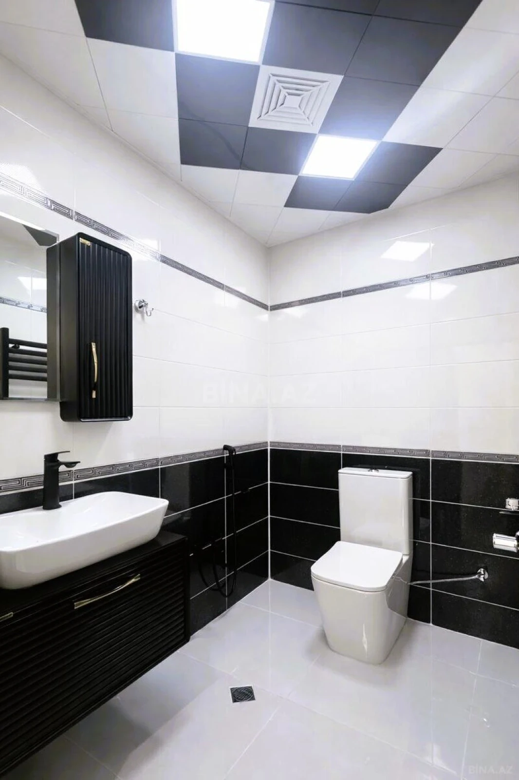 Satılır 3 otaqlı mənzil 110 m²