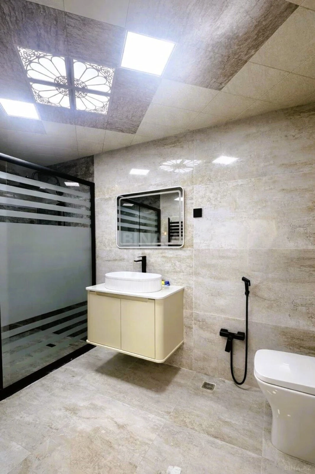 Satılır 3 otaqlı mənzil 110 m²