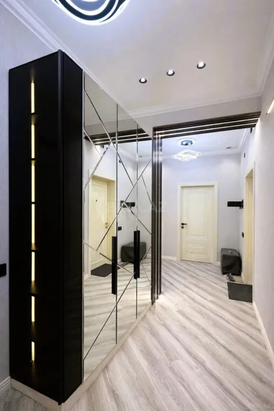 Satılır 3 otaqlı mənzil 110 m²