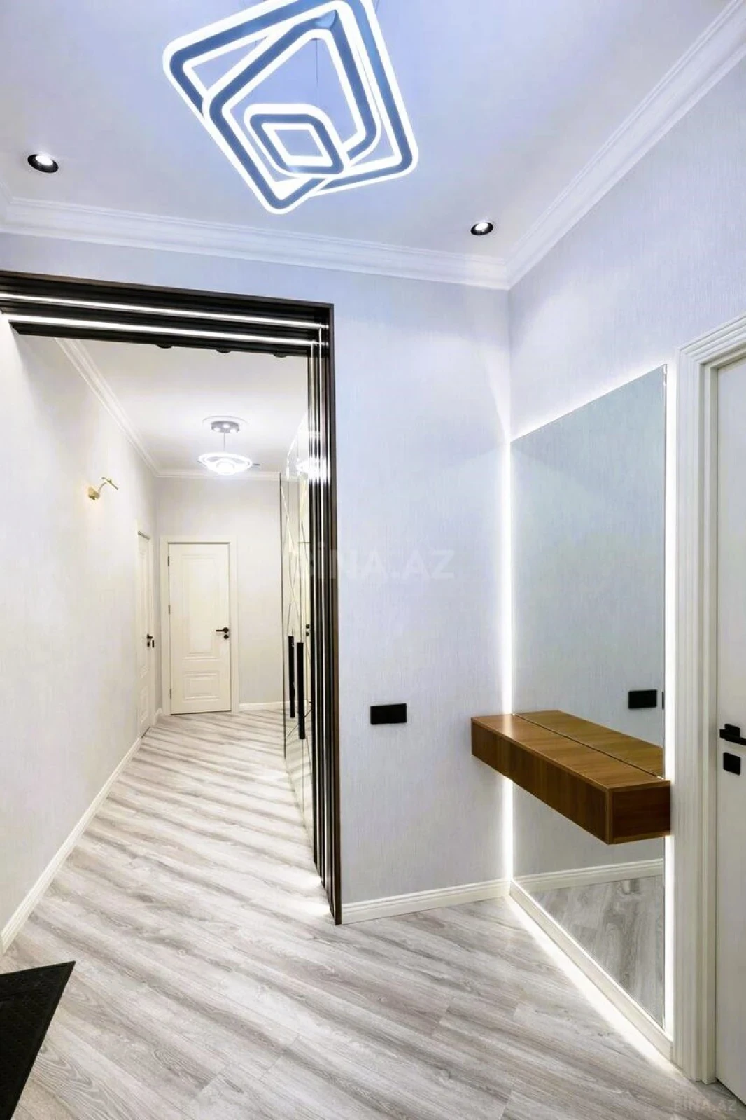 Satılır 3 otaqlı mənzil 110 m²