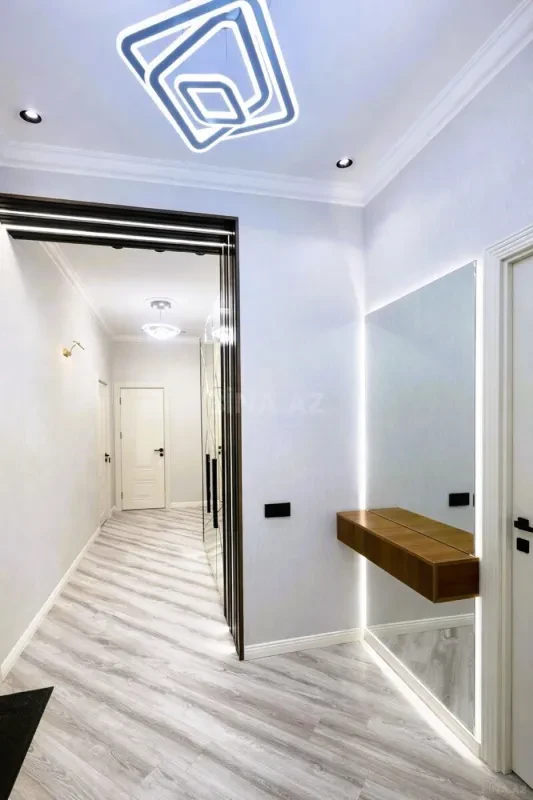 Satılır 3 otaqlı mənzil 110 m²