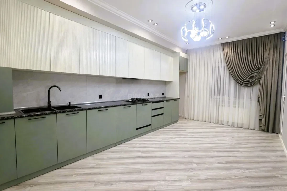 Satılır 3 otaqlı mənzil 110 m²