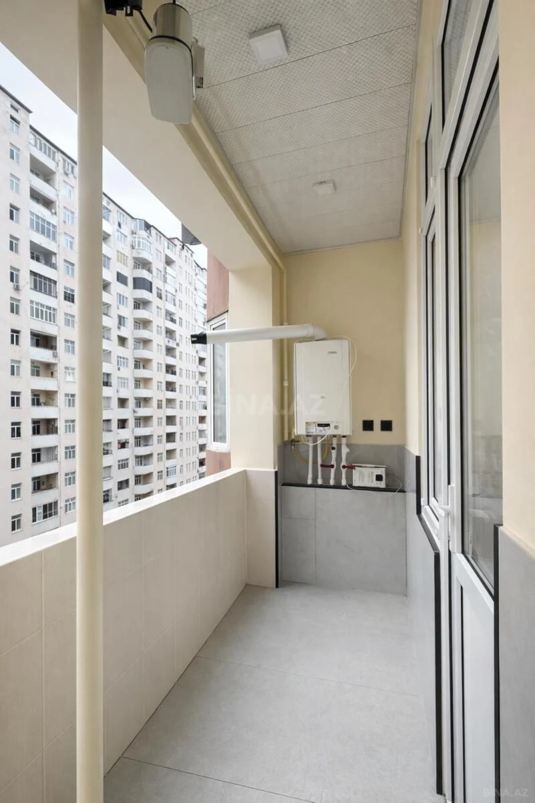 Satılır 3 otaqlı mənzil 110 m²