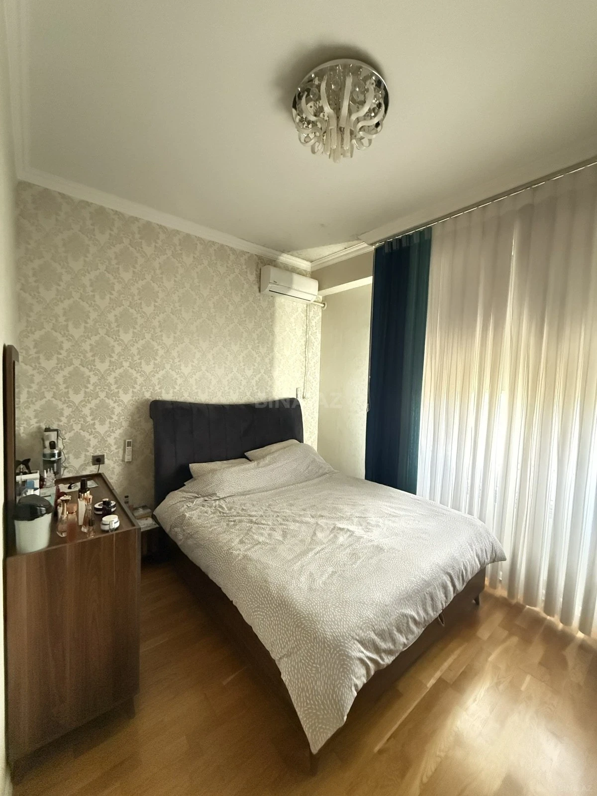 Satılır 2 otaqlı mənzil 70 m²