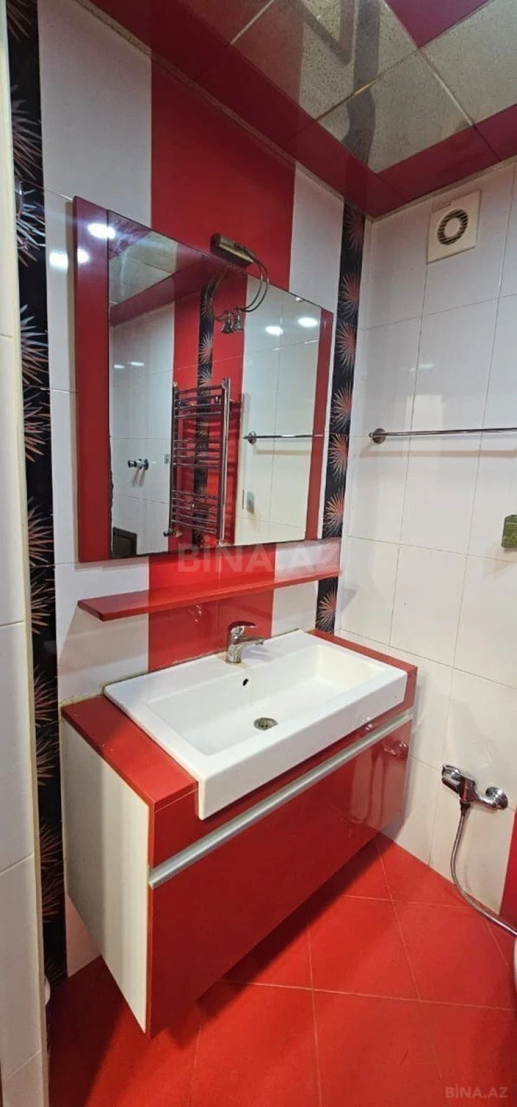 Satılır 2 otaqlı mənzil 78 m²