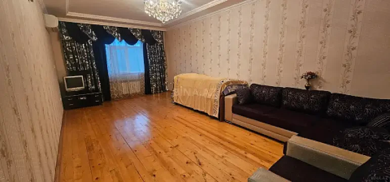 Satılır 2 otaqlı mənzil 78 m²