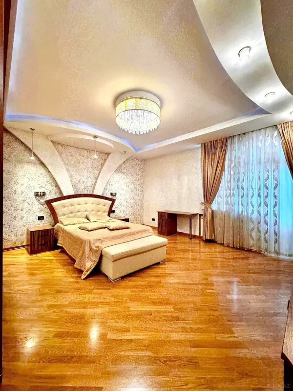 Satılır 3 otaqlı mənzil 150.5 m²