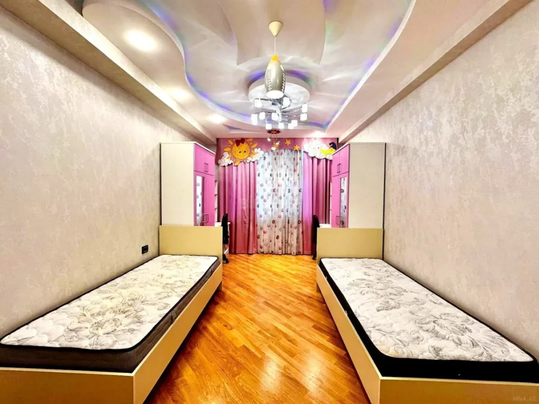 Satılır 3 otaqlı mənzil 150.5 m²