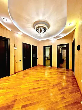 Satılır 3 otaqlı mənzil 150.5 m²